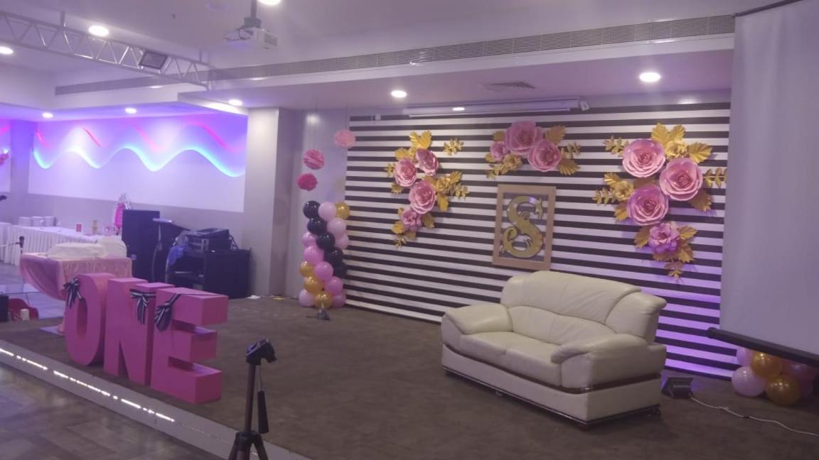 Park Regis Lotus Hotel Manama Luaran gambar
